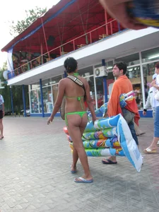 Candid beach and bikini babes