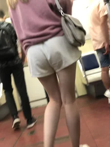 Sexy Candid Skinny Legs in Shorts Subway Train Pics