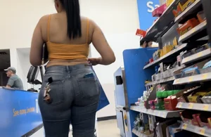 Phat Ass Puerto Rican Milf Can’t stop bending over in front of me / AE Jeans / Walmart