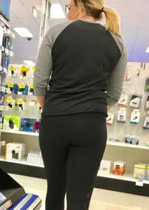 Target blonde with glasses has a nice ass in tight leggings