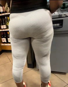 Thick Ebony MILF Ass Sitting Nice In White Tights (upshots, closeups)