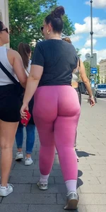 Thick fat German ass in pink leggings (OC, pics)