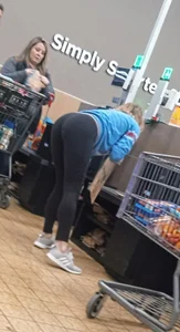 Satisfying MILF with nice round booty