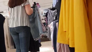 Thick girl shopping in tight jeans with a decent ass