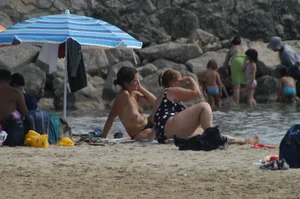 Sexy mature girls on Vilanova topless beach