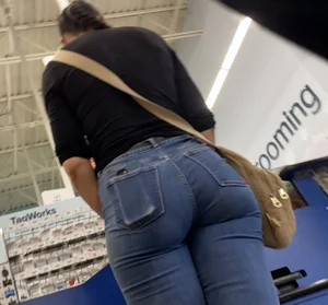 PAWG in tight jeans (OC!)