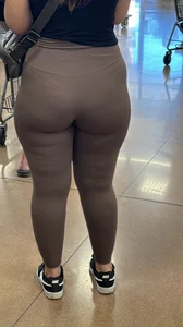 PHAT Ass Pawg in Leggings