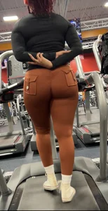iNSANE LIGHT SKIN RED HEAD EBONY WIT craZ PHAT ASS(tread mill)
