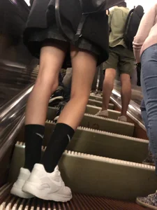 Sexy Slim Legs in Subway Train and on Escalator Creepshots Collection
