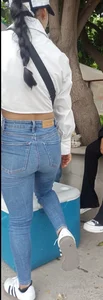 Petite Latina with standing buttocks in very tight pants💯