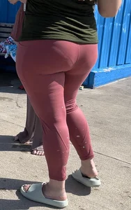 HUGE Milf Ass in Pink Leggings (VPL)