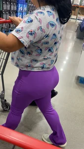 Thick latina in purple leggings