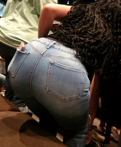 Ebony college girl with perfect bubble ass in jeans