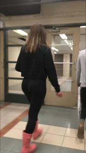 Some young college ass in leggings