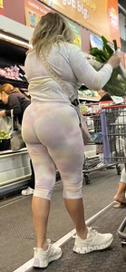 [OC] 2 Separate Latina MILFs shopping both VPL