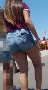 Nice booty in tight and short jean shorts