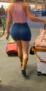 Blonde Pawg at the airport!