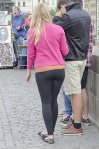 Blonde chicks ass in tight leggings