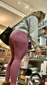 Blonde lady in pink leggings VPL‼️