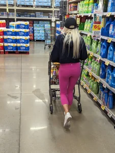 Blonde pink leggings