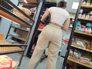 Her ass too big for the pants
