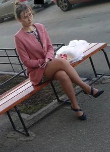 Hot Candid Milf in a Short Dress, Pantyhose And High-Heeled Stiletto Shoes Sitting on a Bench With Crossed Legs Creepshot