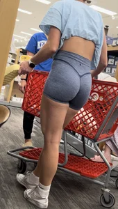 STRAIGHT UP MILF