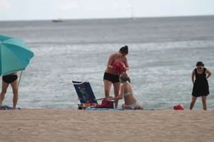 Florida beach and bikini girls