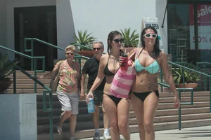 Another gallery of sexy Deerfield Beach girls in bikinis