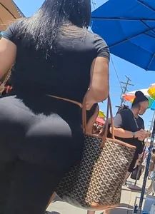 Hot Latina MILF with an AMAZING CULO (OC)