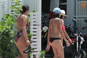 Candid Florida beach and bikini girls