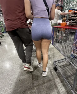 Fit white girl bubble ass