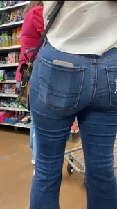 Sexy latina milf with great ass
