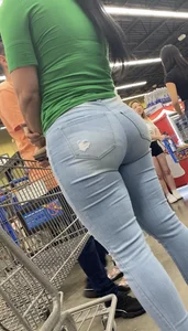 Hottest Latina Miami MILF  VPL in Tight Jeans (MEGAPOST)