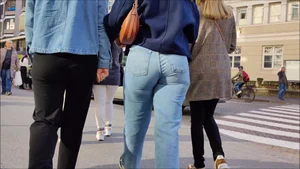 Sibling rivalry on who has the best looking booty