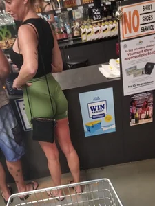 PAWG ass eating up shorts (OC)