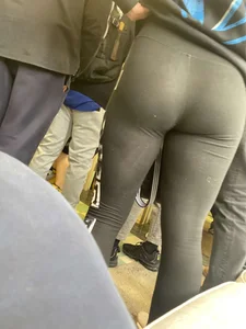 Tight teen in tight leggings , enjoy yourselfs