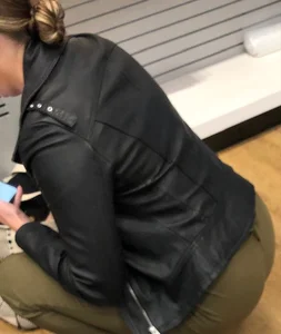 Nice Body And Booty in Green Pants (OC)