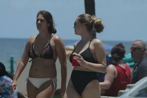 Florida beach and bikini girls