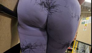 Two tattooed latina Gym thots (gif)