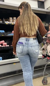 PERFECT Jeans ass on Milf (Mega Thread)