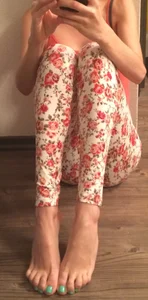Skinny Girl With Thin Legs Sitting on the Floor Feet Selfie in the Mirror
