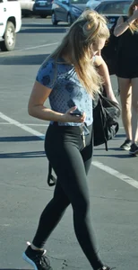 Candid girls in leggings and tights