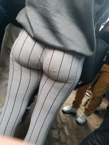 Peachy little chav ass in tight leggings
