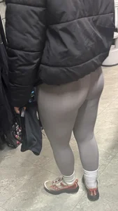 (OC) Grey leggings babe shopping