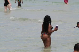 Ebony beach and bikini girls