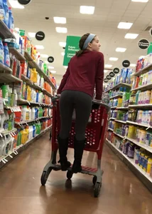 Target girl shopping in grey leggings with a nice ass and vpl