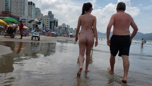 Brazillian beach creepshots, huge gallery of candid girls in swimsuits
