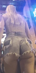 Nashville Ass 1: amazing blonde in short cut off jean shorts