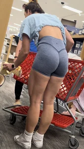 STRAIGHT UP MILF